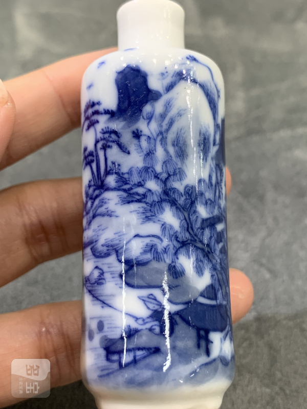 清晚期青花寒江独钓纹鼻烟壶 - 图10